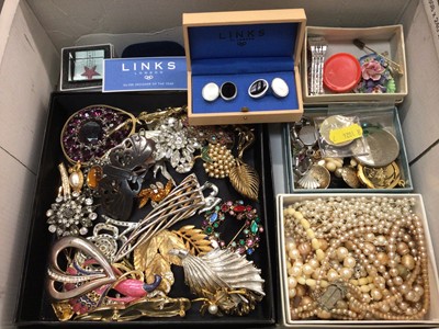 Lot 744 - Group costume jewellery and bijouterie including pair Links of London silver cufflinks in box