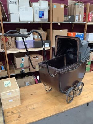 Lot 1877 - Vintage Dolls Pram