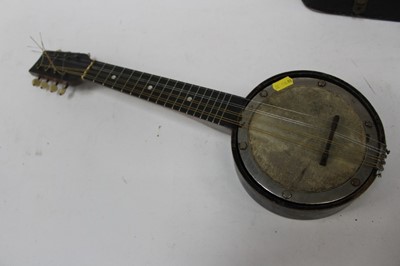 Lot 2339 - Piccolo mandolin-banjo