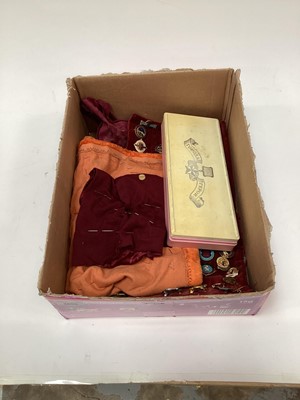 Lot 2609 - Box of assorted badges