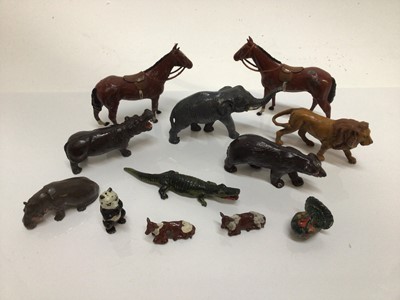 Lot 1821 - Lead farm and zoo animals mostly Britains plus some buildings (Qty)