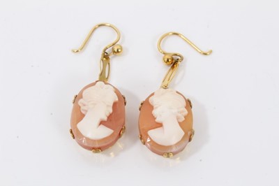 Lot 346 - 19th century rotating cameo brooch and pair cameo earrings in 9ct gold mounts