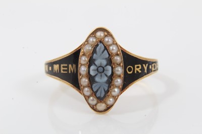 Lot 202 - Victorian 18ct gold and black enamel mourning ring