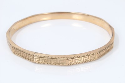 Lot 206 - Art Deco 9ct gold bangle and Art Deco 9ct gold bracelet with articulated links
