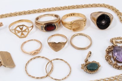 Lot 210 - Group of gold and yellow metal jewellery to include rings, pendants on chains and bar brooch