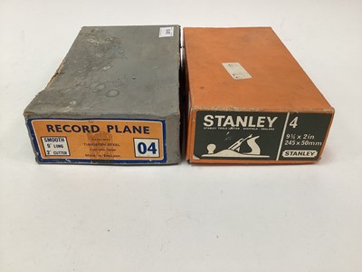 Lot 2619 - A Stanley no. 4 plane, 9 3/4 x 2in, and a Record no. 4 plane, 9 x 2in, both in original boxes