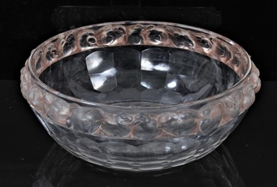 Lot 1240 - Lalique Mesanges glass bowl with bird decoration to rim