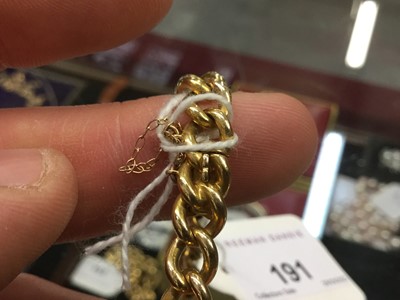 Lot 191 - Yellow metal (stamped 18) curb link bracelet