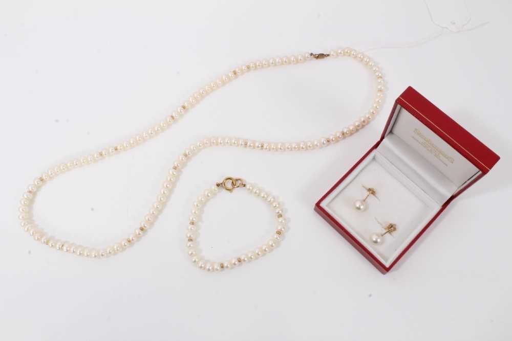 Freshwater Pearl Strand Necklace with 9ct Yellow Gold Clasp