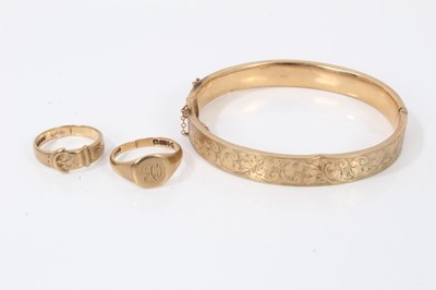 Lot 304 - 9ct gold bangle and two 9ct gold rings