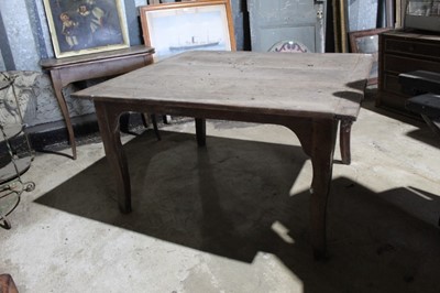 Lot 171 - 19th century French walnut farmhouse table on splayed legs 128 x 115, 70 cm high