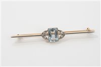 Lot 704 - Edwardian aquamarine and diamond bar brooch...