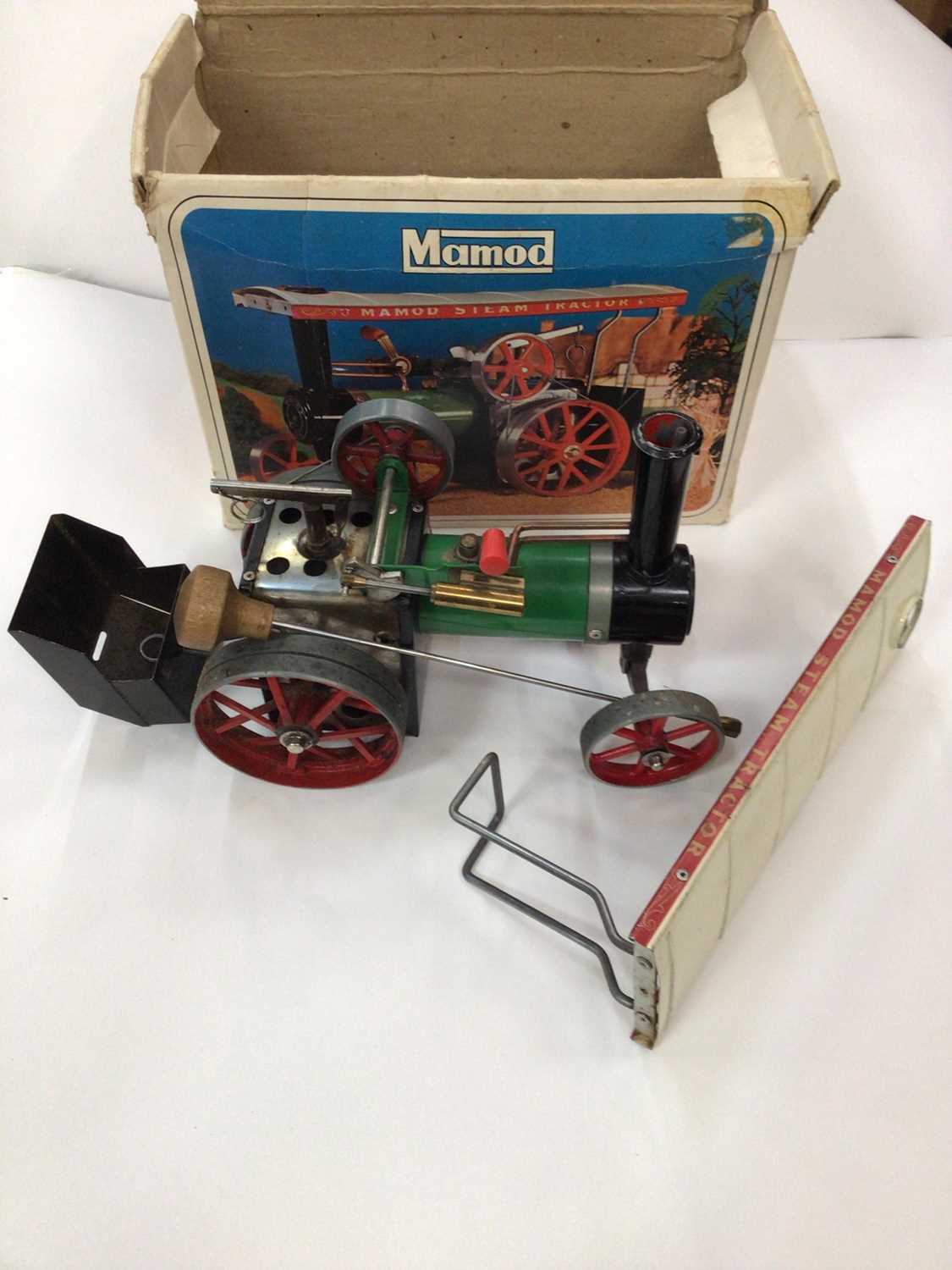 Lot 1860 - Mamod Steam Traction Engine T.E.1A in original box plus two stationary steam engines.