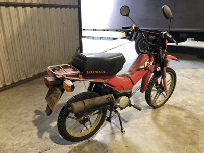 Lot 2073 - 1985 Honda PXR 50cc scooter / moped,