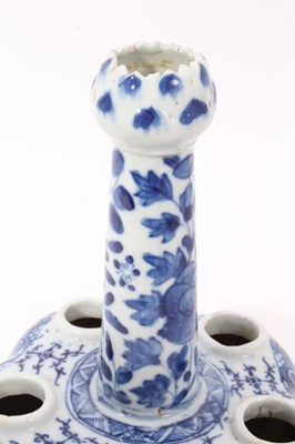 Lot 70 - Chinese blue and white tulip vase