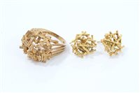 Lot 728 - 1970s gold (9ct) cocktail ring of abstract...