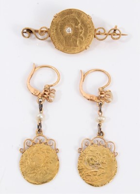 Lot 526 - Pair of gold coin earrings and a gold coin brooch