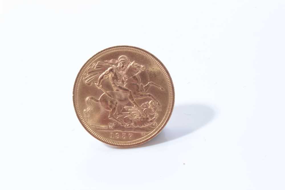 Lot 679 - G.B. Elizabeth II Gold Full Sovereign 1957