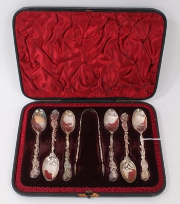 Lot 335 - Good quality set of six Victorian silver teaspoons and matching pair sugar tongs