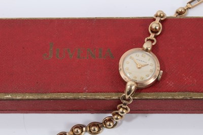 Lot 301 - Vintage ladies Juvenia 9ct gold cased wristwatch on 9ct gold bracelet, boxed