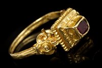 Lot 765 - Rare late 16th century Renaissance gold ring,...