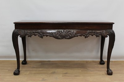 Lot 1358 - Georgian style mahogany hall table