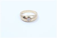 Lot 773 - Gentlemen's gold diamond single stone ring,...