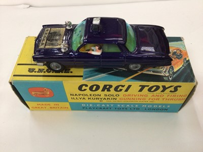 Lot 1870 - Corgi Gun firing Thrush-Buster (no ring) No. 497 plus James Bond Aston Martin DB5 No 261 (box damaged), both in original box (2)