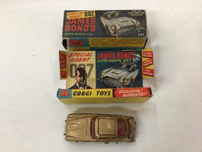 Lot 1870 - Corgi Gun firing Thrush-Buster (no ring) No. 497 plus James Bond Aston Martin DB5 No 261 (box damaged), both in original box (2)