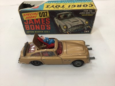 Lot 1870 - Corgi Gun firing Thrush-Buster (no ring) No. 497 plus James Bond Aston Martin DB5 No 261 (box damaged), both in original box (2)