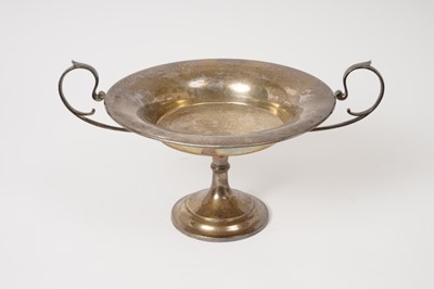 Lot 305 - 1920s silver twin handled pedestal dish of circular form (Birmingham 1923) Elkington and Co.