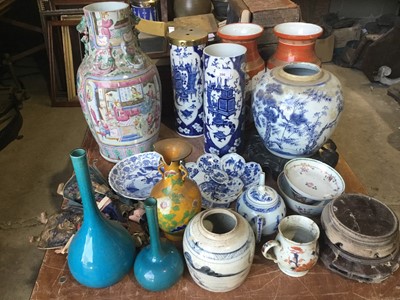 Lot 286 - Lot of 18th century and later Chinese and Japanese porcelain and two dolls