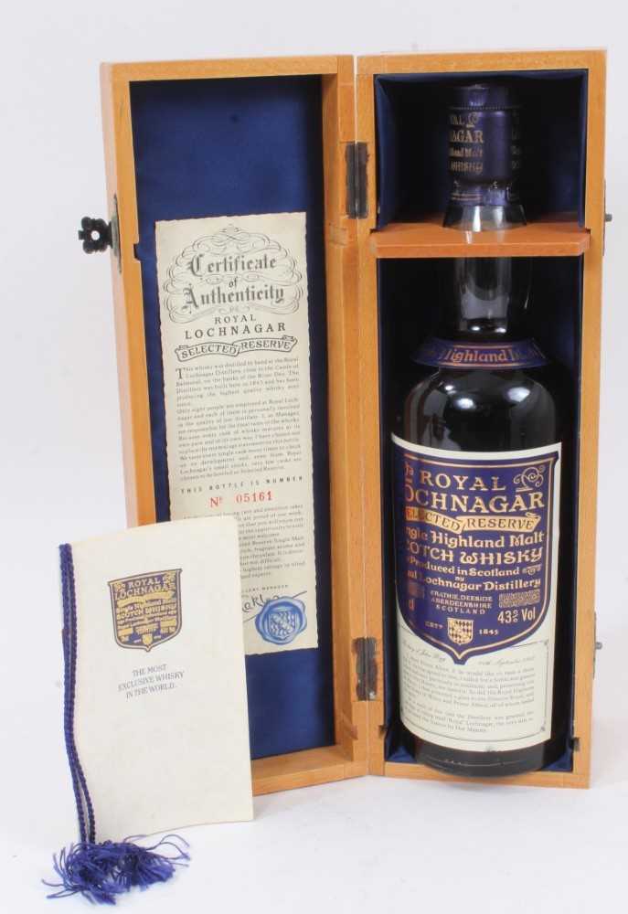 Lot 876 - Bottle of Royal Lochnagar Selected Reserve single highland malt Scotch whisky in fitted wooden presentation box with certificate numbered 05161, bottle 75cl.