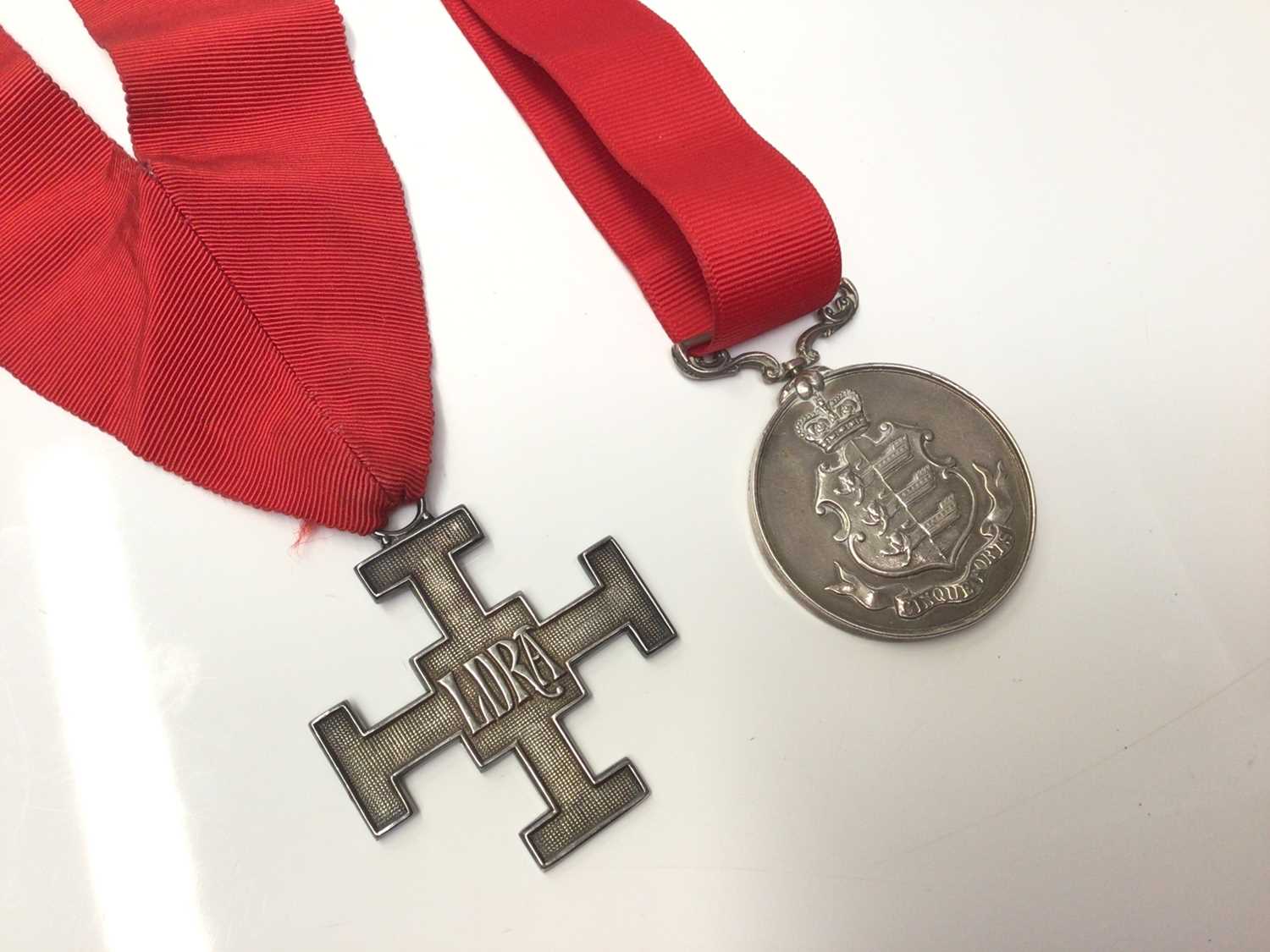 Lot 45 - Cinque Ports silver medallion and a silver Masonic cross jewel (2)