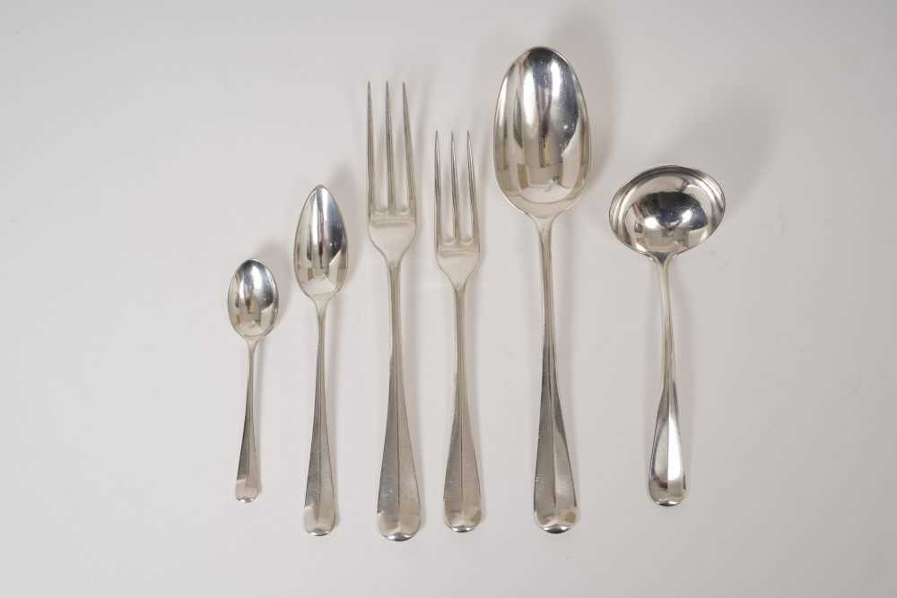 Lot 243 - Large selection of contemporary silver Hanoverian/Hanoverian Rattail flatware
