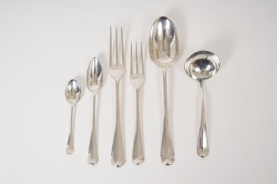 Lot 243 - Large selection of contemporary silver Hanoverian/Hanoverian Rattail flatware