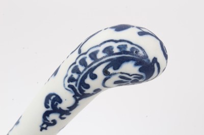 Lot 105 - A table knife, with Bow blue and white handle, circa 1755