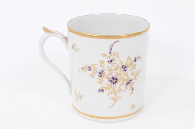 Lot 164 - A Barr Worcester cylindrical mug, decorated in gilt, circa 1800
