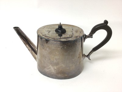 Lot 91 - Late Victorian silver teapot