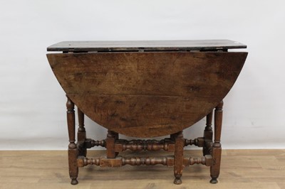 Lot 1365 - 18th century oak gateleg table