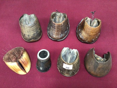 Lot 958 - Collection of seven various hooves