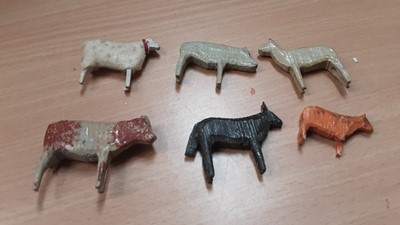 Lot 498 - Vintage Noah's Ark with assorted painted animals, pair of early 20th century bisque headed miniature dolls, painted metal animals and chess pieces