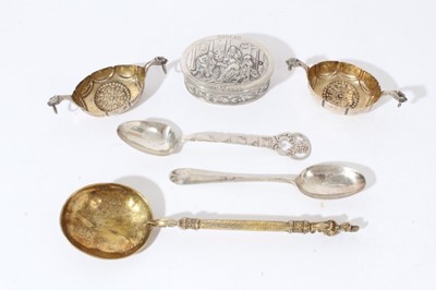 Lot 393 - Selection of miscellaneous Continental silver including a Dutch oval box with raised decoration