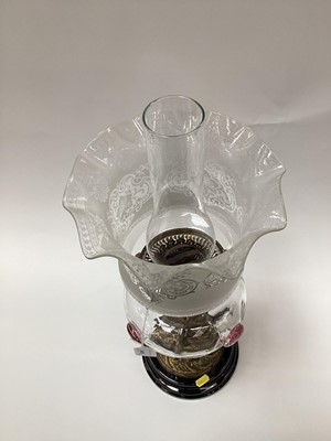 Lot 2402 - Victorian oil lamp