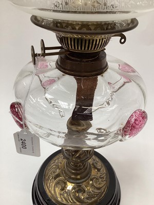 Lot 2402 - Victorian oil lamp