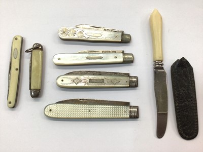 Lot 674 - Four silver and mother of pearl fruit knives and three others (7)