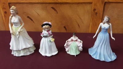 Lot 1162 - Thirteen Royal Doulton and NAO figures