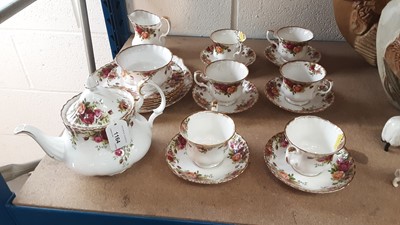 Lot 1164 - Royal Albert Old Country Roses pattern tea set