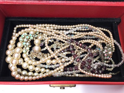 Lot 35 - Jewellery box containing a collection of vintage costume jewellery to i