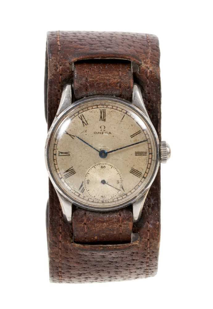Lot 657 - 1940s Omega wristwatch